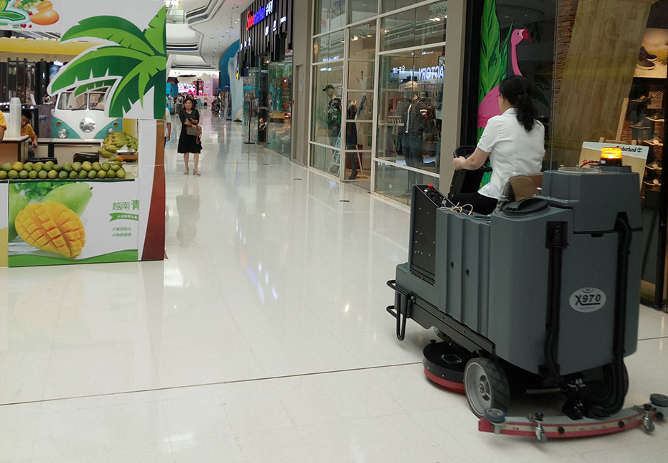 江西大型清潔設(shè)備多功能洗地機(jī)和電動(dòng)<a href=http://www.ooooyu.com target=_blank class=infotextkey>掃地車生產(chǎn)廠</a>